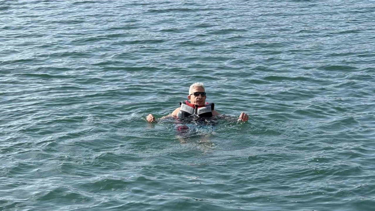 Siirt’te Aralık ortasında Botan Vadisinde suya girdiler
