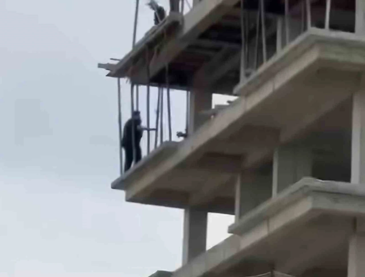 Siirt’te boşanma aşamasındaki şahıs, çocuğuyla intihar girişiminde bulundu
