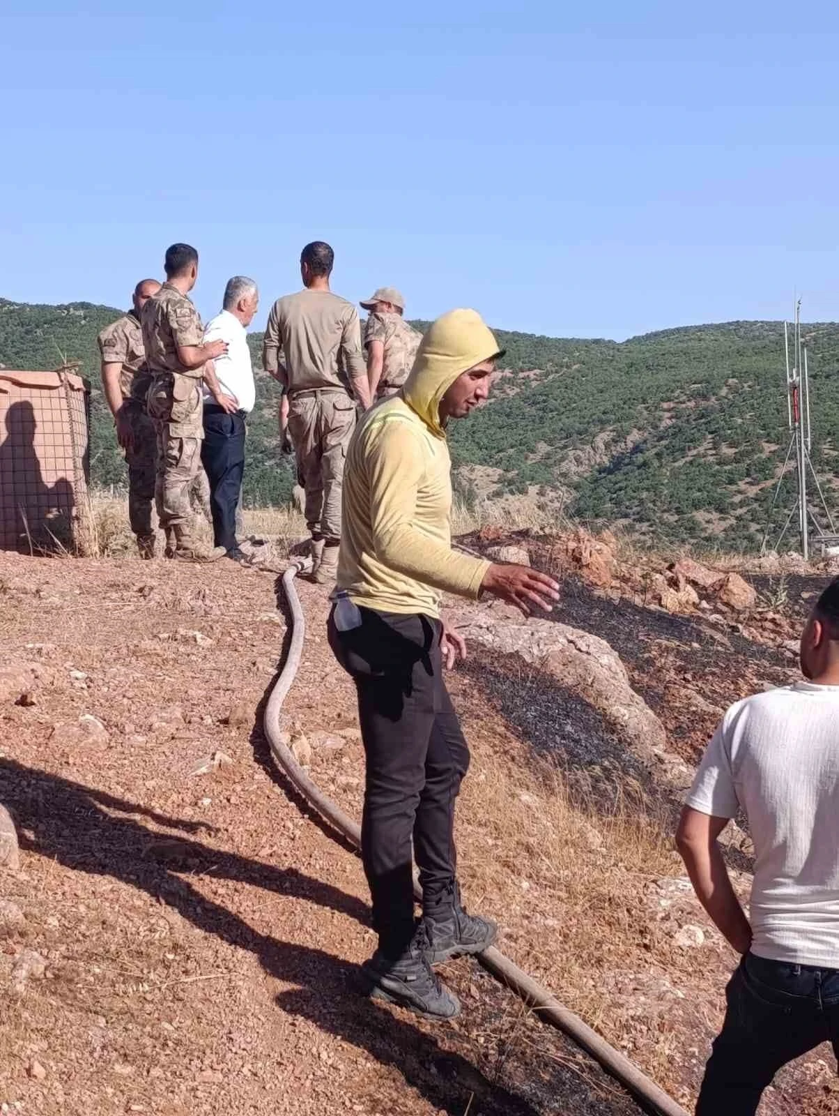 Siirt&rsquo;te &ccedil;ıkan yangın ekiplerin m&uuml;dahalesiyle s&ouml;nd&uuml;r&uuml;ld&uuml;
