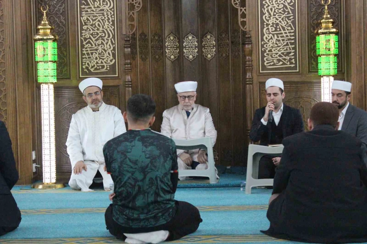 Siirt&rsquo;te depremde hayatını kaybedenler i&ccedil;in mevlit okutuldu
