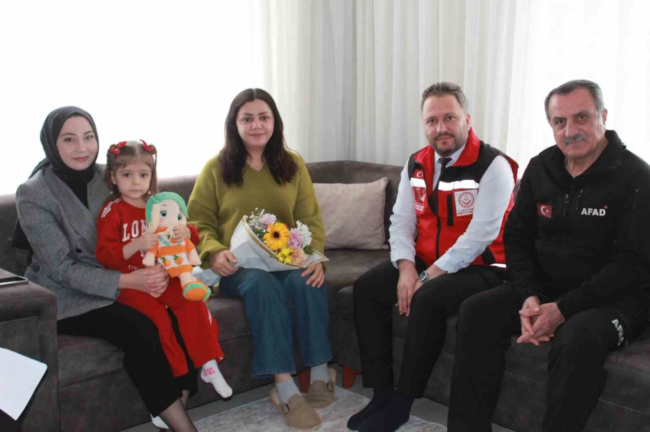 Siirt&rsquo;te depremzede ailelere ziyaret
