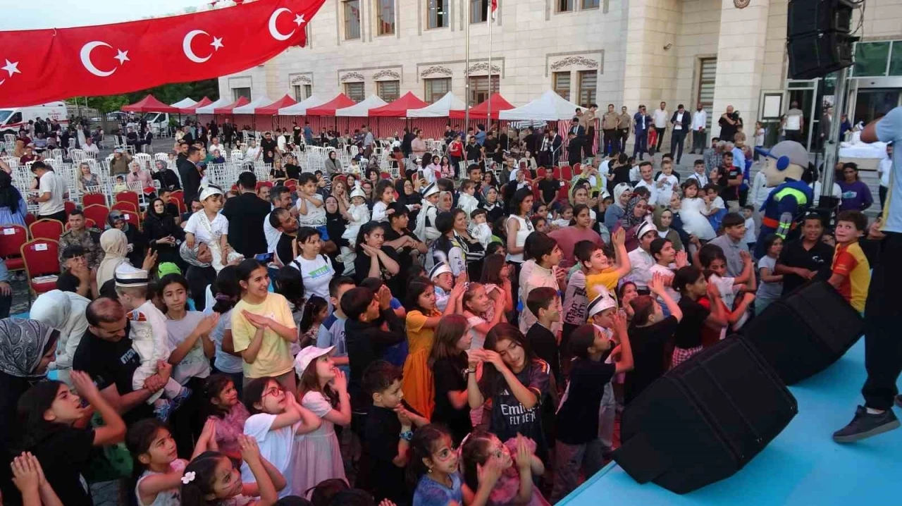 Siirt’te emniyetten toplu sünnet töreni
