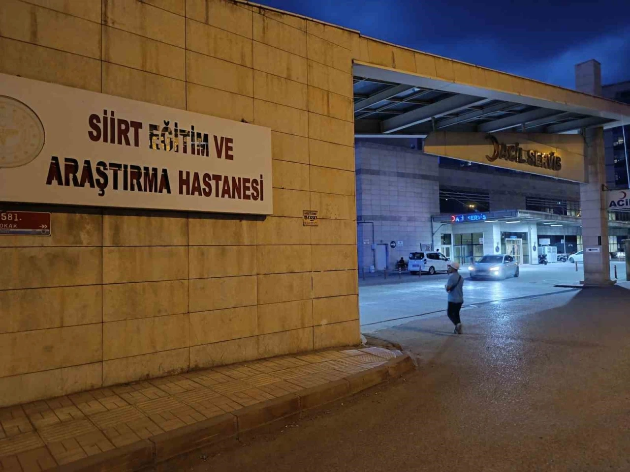 Siirt’te minibüsün çarptığı 12 yaşındaki kız ağır yaralandı

