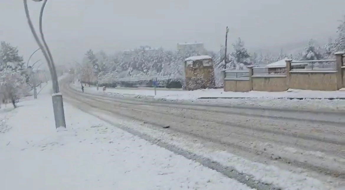 Siirt&rsquo;te okullar yarım g&uuml;n tatil edildi
