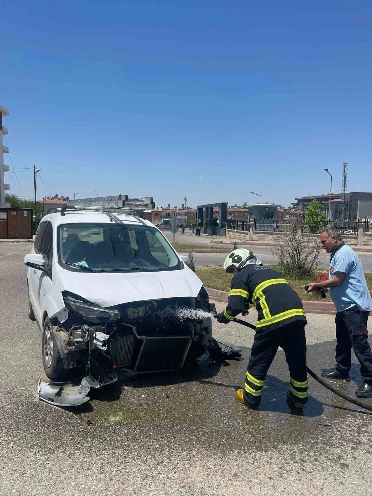 Siirt&rsquo;te otomobiller &ccedil;arpıştı
