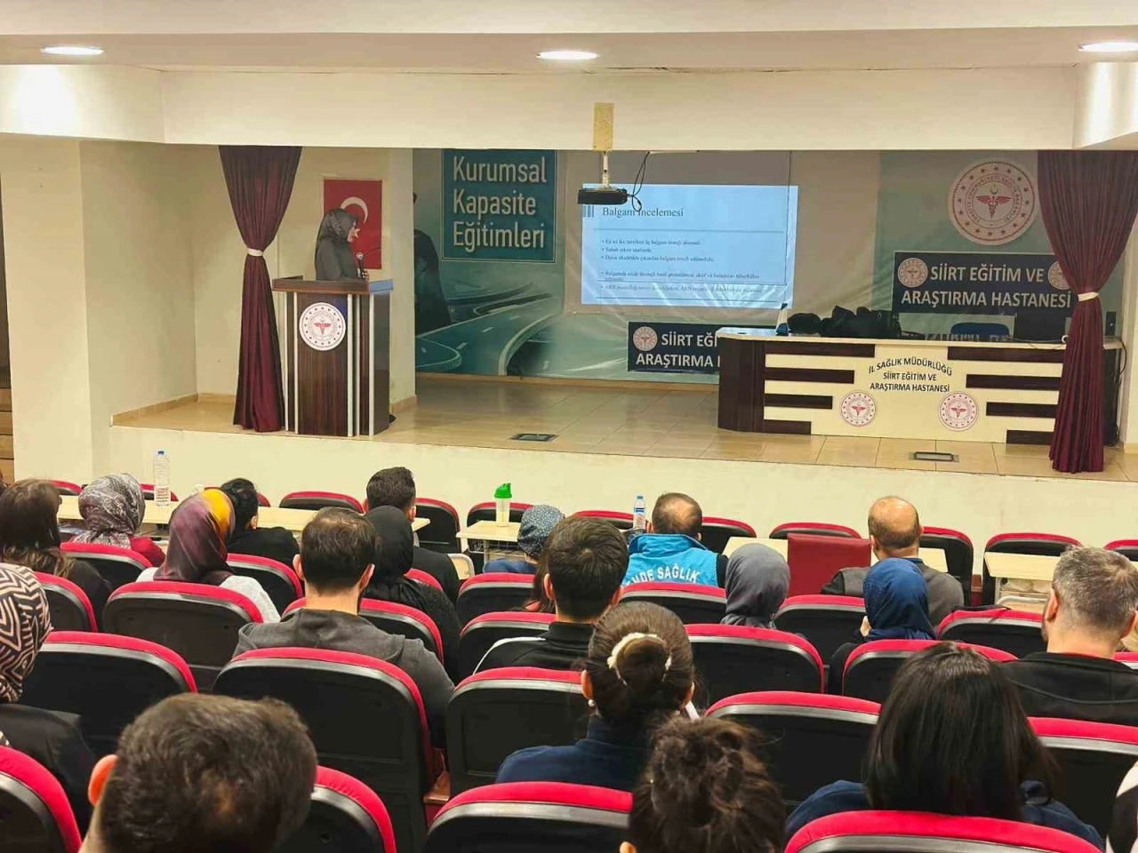 Siirt&rsquo;te sağlık personeline verem eğitimi verildi
