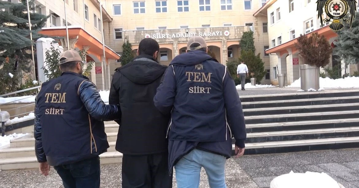 Siirt&rsquo;te sosyal medyadan DEAŞ propagandası yapan şahıs tutuklandı
