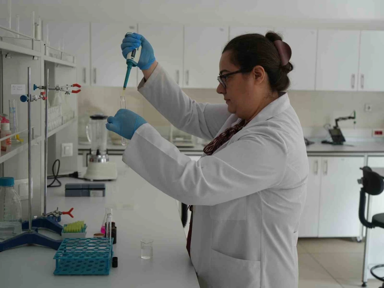 Sık sık gündeme gelen zehirlenmelerle ilgili uzmanlardan hayati uyarılar: &quot;Denetlenen işletmeleri tercih edin&quot;
