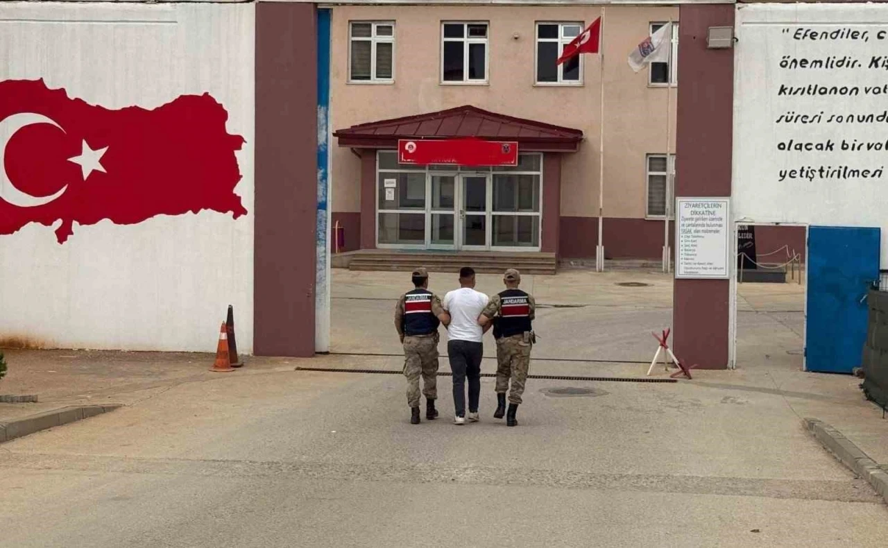 Silahlı yaralama ve kavga zanlısı 2 şahsı jandarma yakaladı
