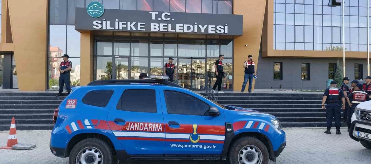 Silifke Belediyesine y&ouml;nelik &rsquo;r&uuml;şvet&rsquo; soruşturmasında tutuklu sayısı 10&rsquo;a y&uuml;kseldi
