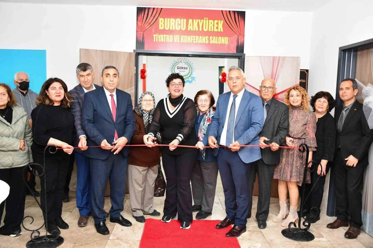 Silifke&rsquo;de depremde hayatını kaybeden &ouml;ğrencinin anısına k&uuml;t&uuml;phane oluşturuldu
