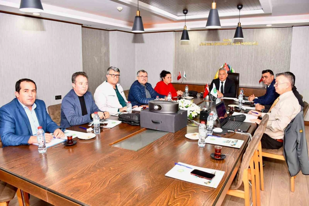 Silifke&rsquo;de lise m&uuml;d&uuml;rleri toplantısı ger&ccedil;ekleştirildi
