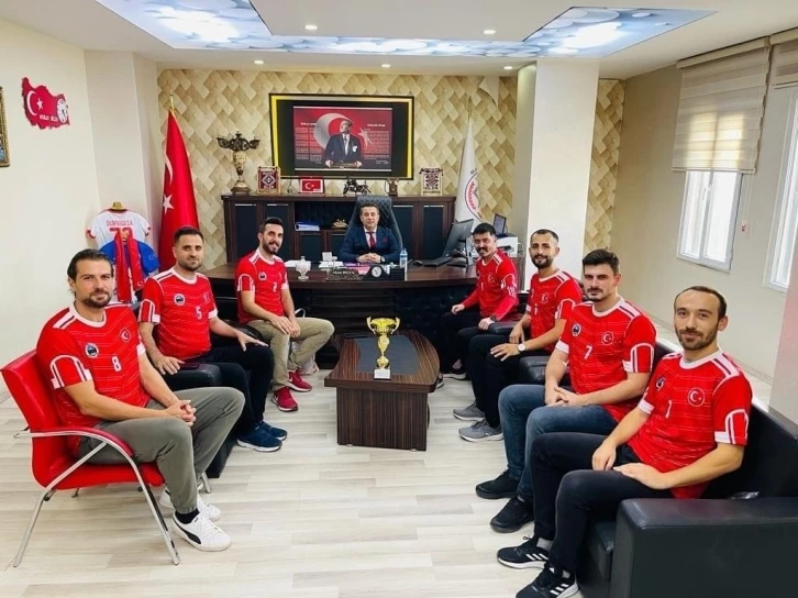 Silopi voleybol takımı b&ouml;lge finallerine y&uuml;kseldi
