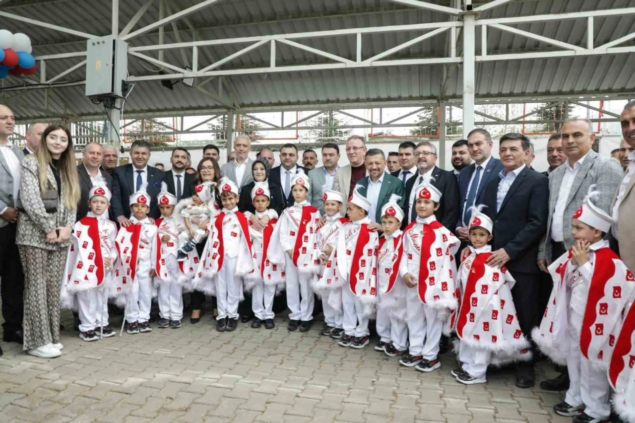 Simav&rsquo;da geleneksel b&uuml;y&uuml;k hayır ve toplu s&uuml;nnet t&ouml;reni d&uuml;zenlendi
