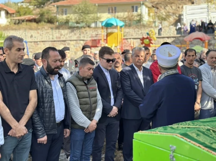 Simav&rsquo;da Kıbrıs Gazisi toprağa verildi
