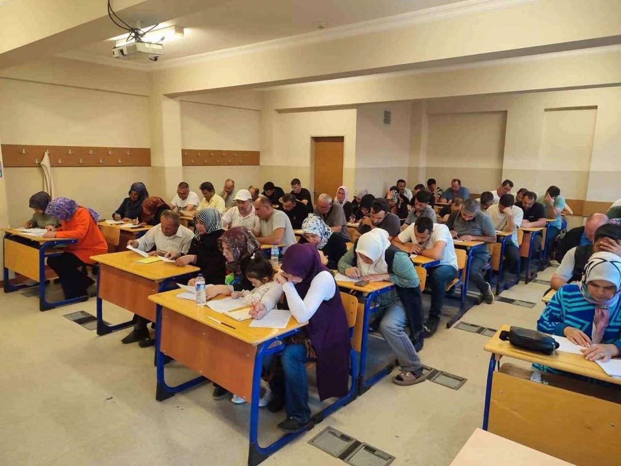 Simav’da Süt Sığırı Yetiştiricisi Kursu yoğun ilgi görüyor