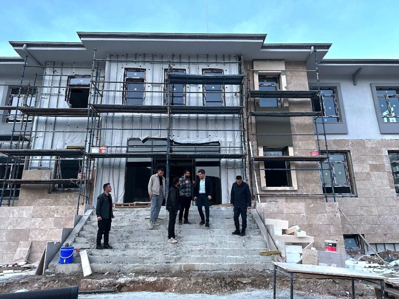 Simav İlçe Jandarma Komutanlığı hizmet binasında sona yaklaşıldı
