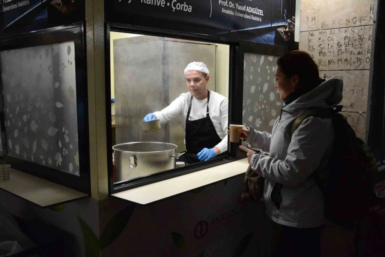 Sınav haftasında öğrencilere sıcak bir mola
