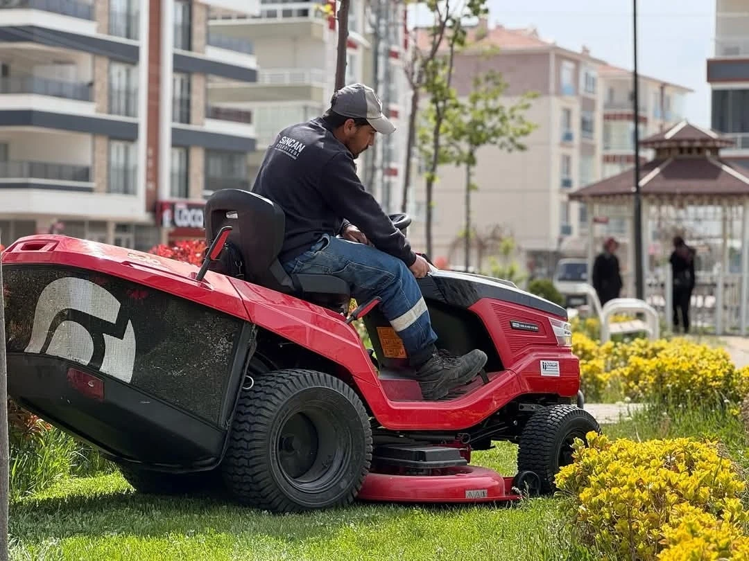 Sincan’daki parklar yaza hazırlanıyor
