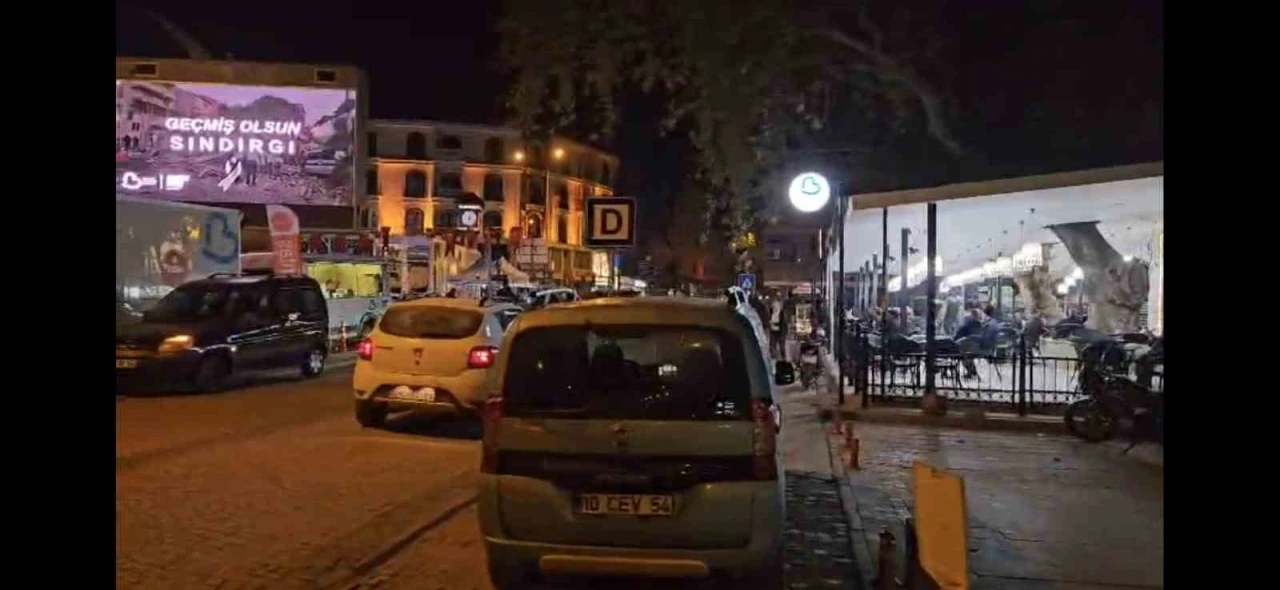 Sındırgı’da deprem paniği
