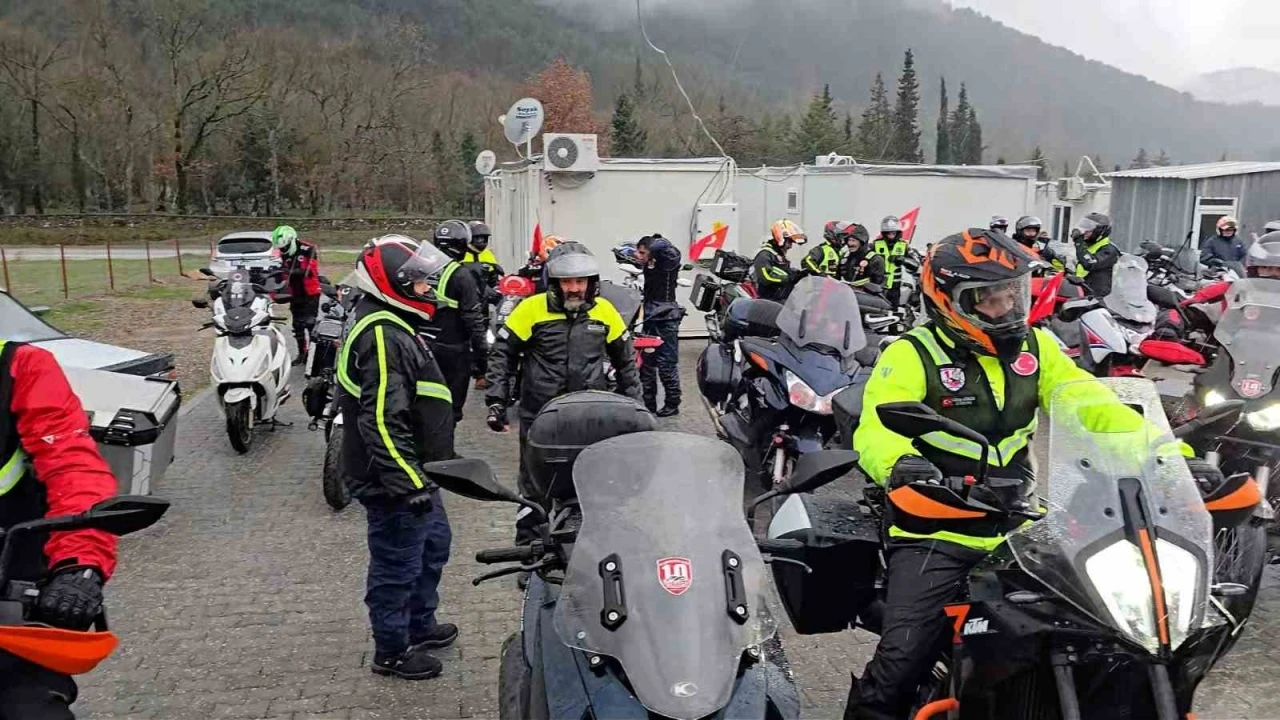 Sındırgı&rsquo;da depremzedelere motorcu morali
