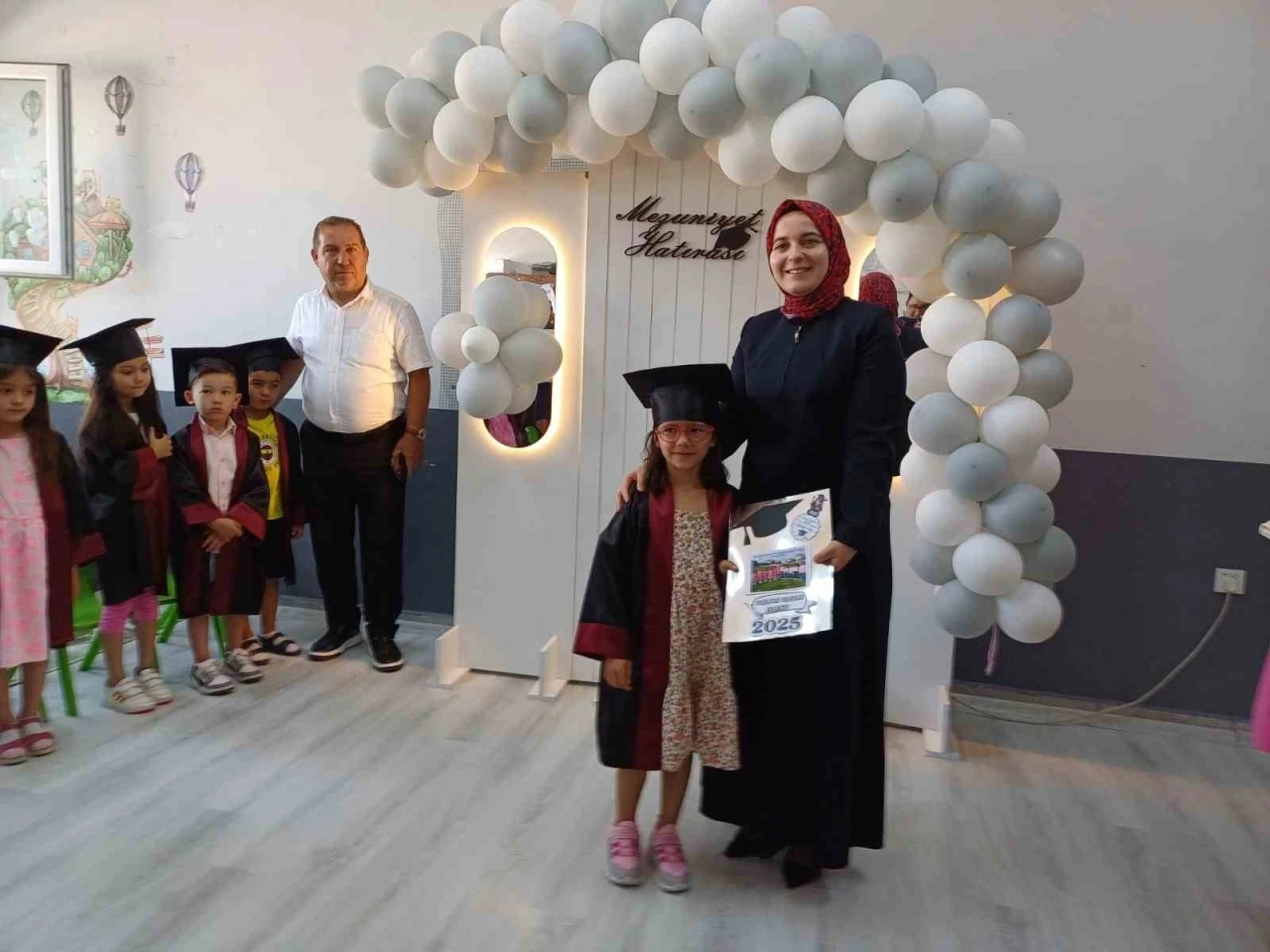 Sındırgı’da öğrencilerin karne sevinci
