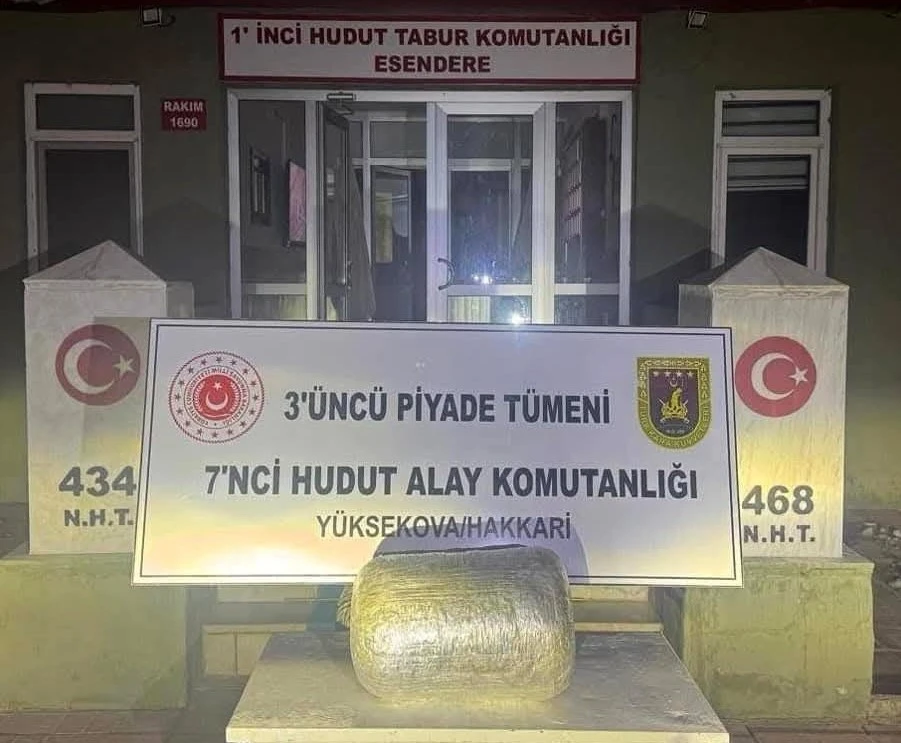 Sınırda 5 kilo 842 gram uyuşturucu ele ge&ccedil;irildi
