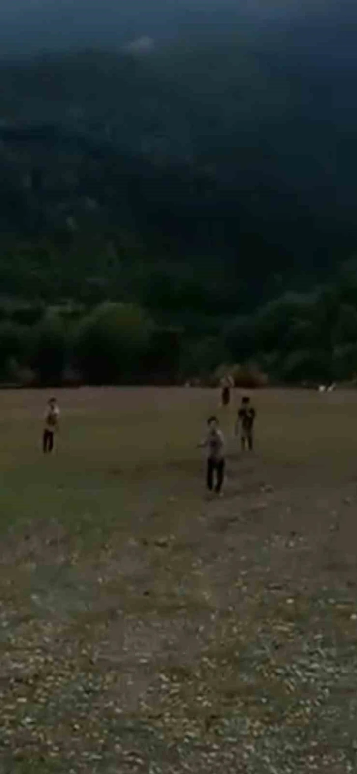 Sinop’ta aileye taşlı saldırı: Görüntüler şoke etti