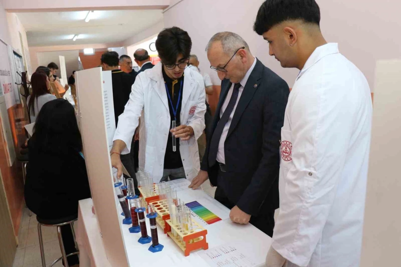 Sinop’ta bilim fuarı açıldı
