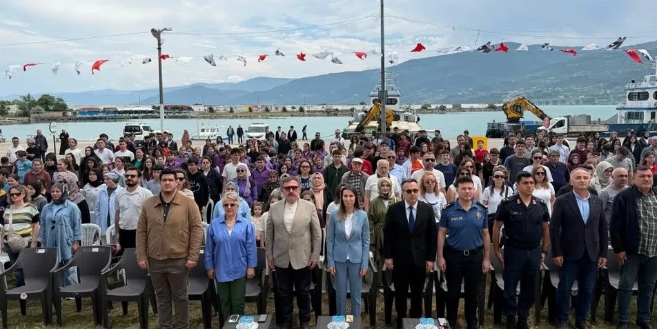 Sinop&rsquo;ta &ccedil;ocuklar sanat, m&uuml;zik ve sporla buluştu
