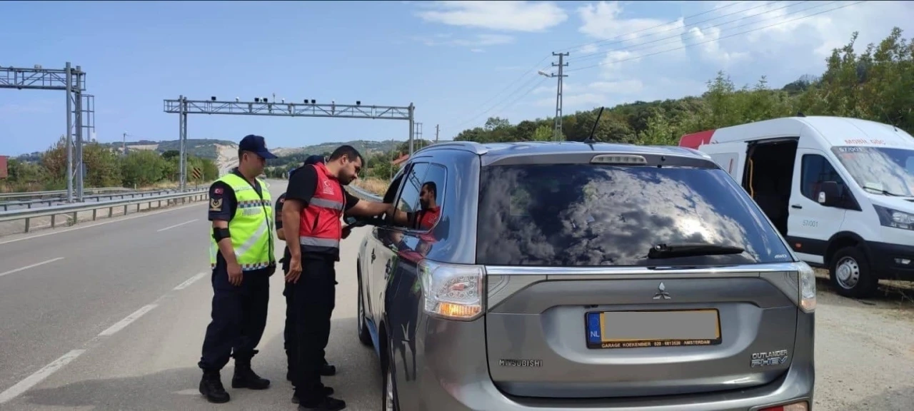 Sinop’ta huzur uygulaması: Aranan 3 şahıs yakalandı
