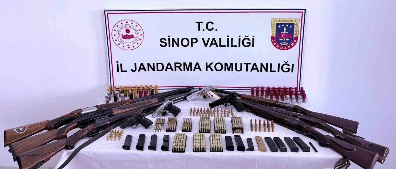 Sinop’ta kaçak silah ve ürün operasyonu: 5 gözaltı
