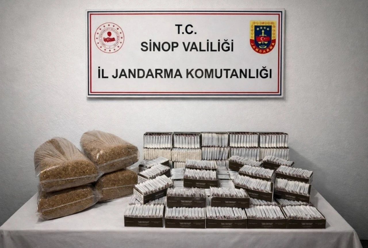 Sinop&rsquo;ta ka&ccedil;ak t&uuml;t&uuml;n operasyonu: 20 kilo t&uuml;t&uuml;n, 10 bin adet makaron ele ge&ccedil;irildi
