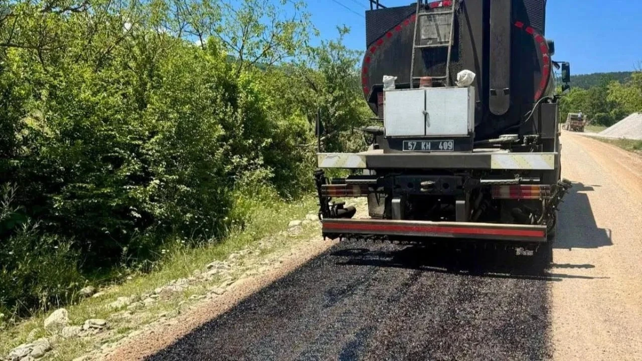 Sinop&rsquo;ta k&ouml;y yolları yenileniyor
