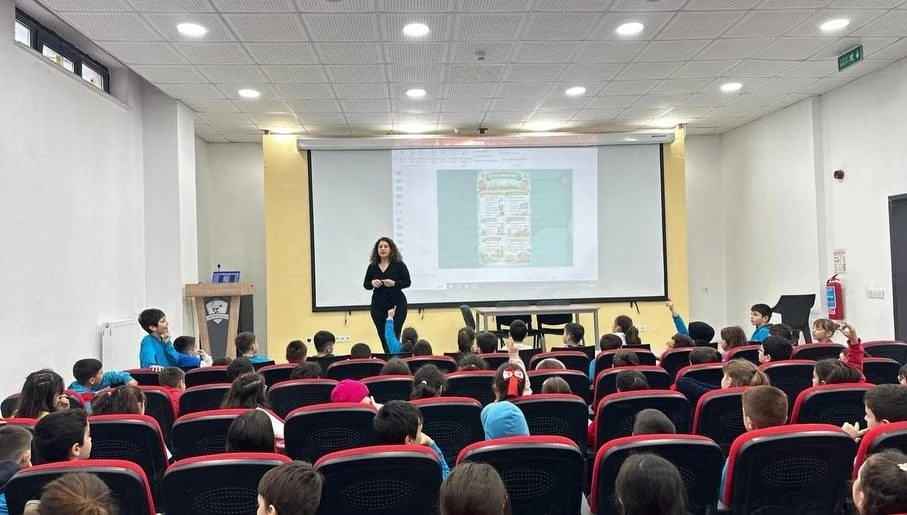 Sinop&rsquo;ta &ouml;ğrenciler iklim değişikliği hakkında bilgilendirildi
