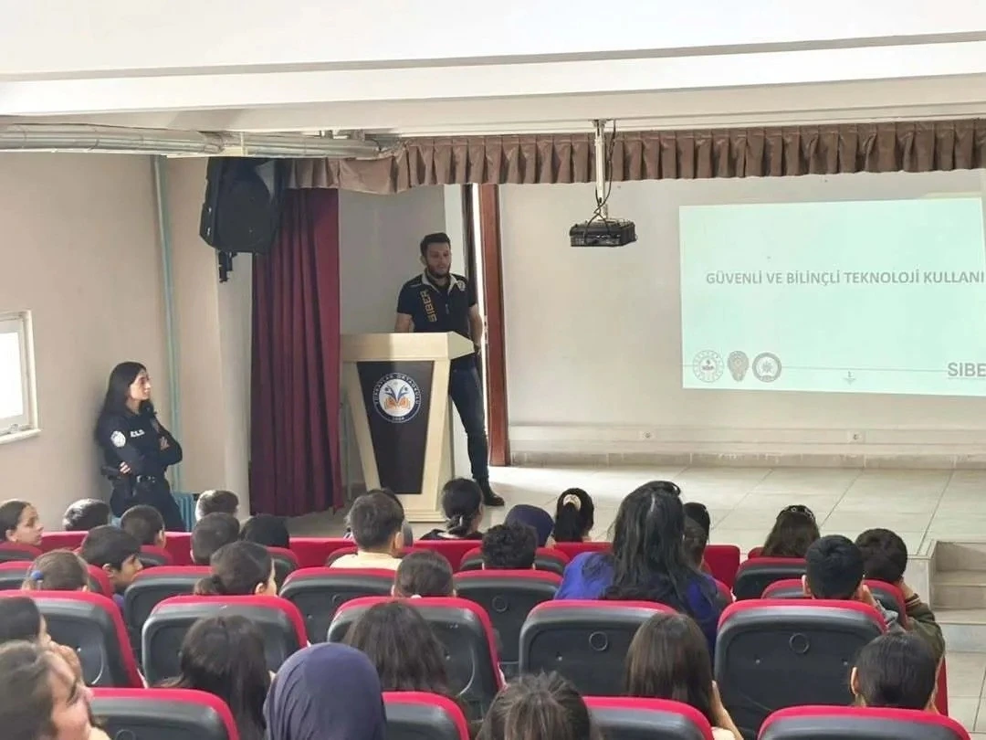 Sinop&rsquo;ta &ouml;ğrencilere siber farkındalık eğitimi
