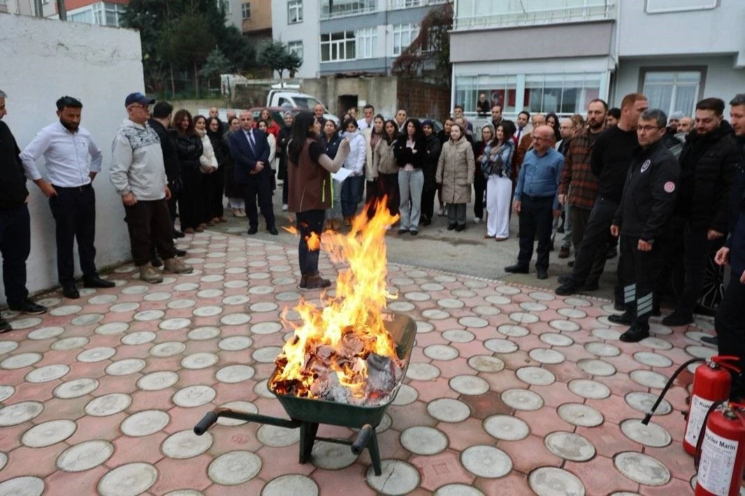 Sinop&rsquo;ta yangın tatbikatı ger&ccedil;eğini aratmadı
