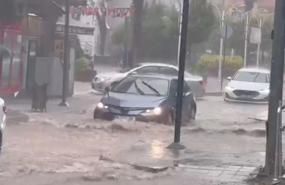 Sinop T&uuml;rkeli&rsquo;yi sağanak vurdu
