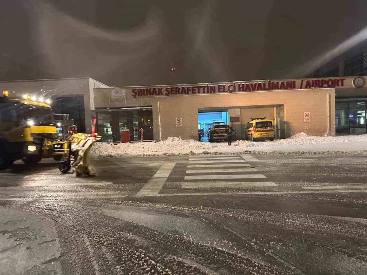 Şırnak Havalimanında 4 u&ccedil;ak seferi iptal edildi
