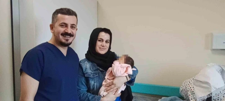 Şırnak&rsquo;ta 3 g&uuml;nl&uuml;k bebeğe on iki bağırsak ameliyatı yapıldı
