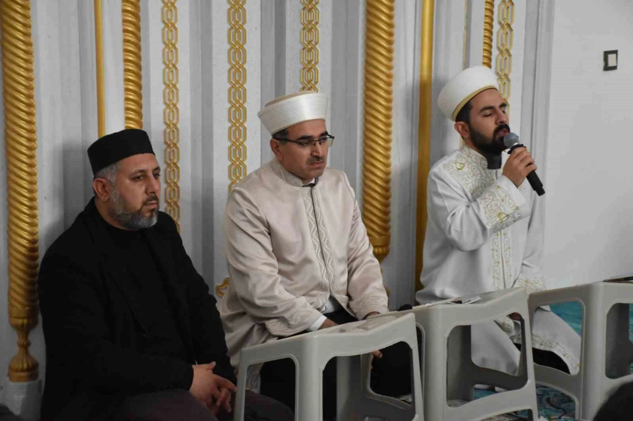 Şırnak&rsquo;ta asrın felaketinin yıl d&ouml;n&uuml;m&uuml;nde deprem şehitleri dualarla yad edildi
