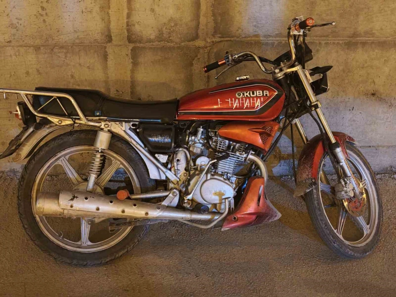 Şırnak&rsquo;ta evin &ouml;n&uuml;nden motosiklet &ccedil;alan 2 &ccedil;ocuk yakalandı
