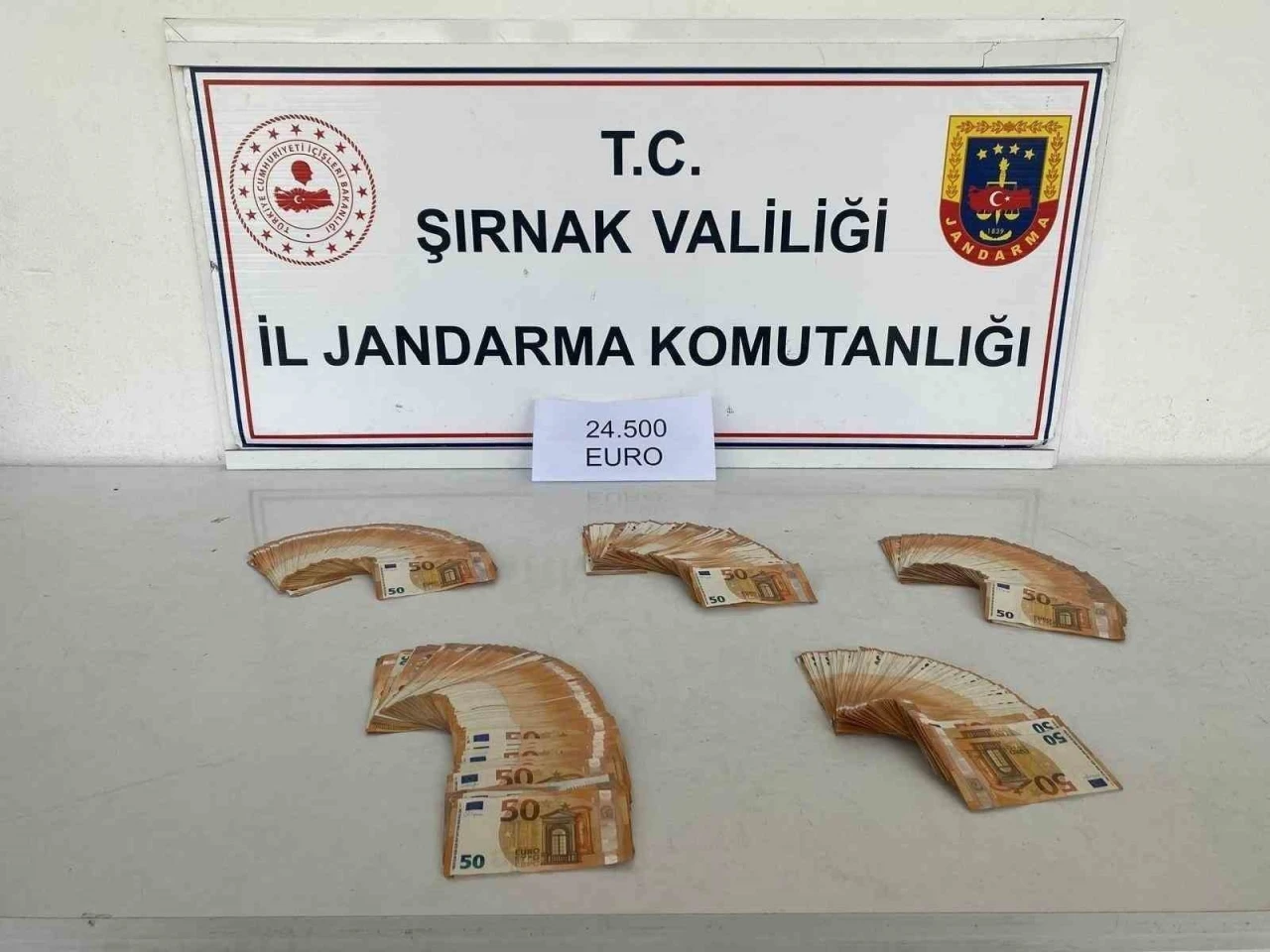 Şırnak&rsquo;ta jandarmadan ka&ccedil;ak&ccedil;ılığa b&uuml;y&uuml;k darbe
