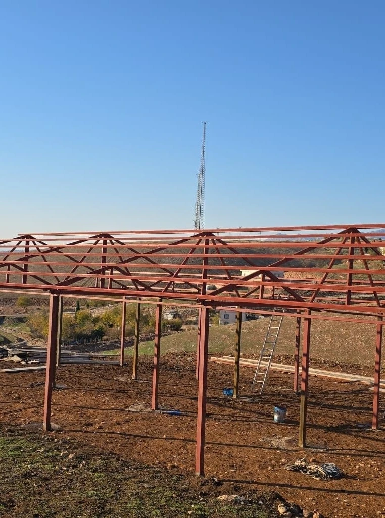 Şırnak&rsquo;ta s&uuml;rd&uuml;r&uuml;lebilir tarım hamlesi: &Ccedil;ardaklı meraları ıslah ediliyor
