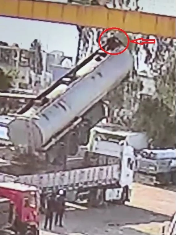 Şırnak’ta tanker değişimi sırasında vinç halatının kopma anı güvenlik kamerasına yansıdı: 2 yaralı
