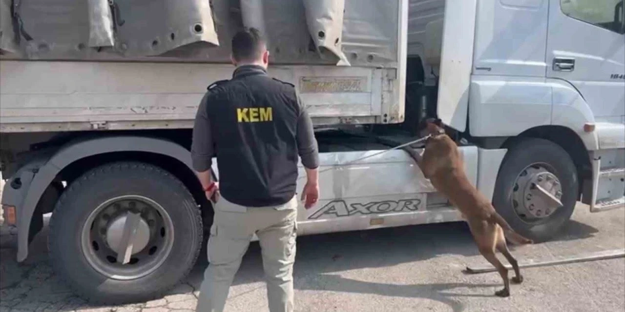 Şırnak&rsquo;ta zehir tacirlerine ağır darbe: 90 kilo uyuşturucu ele ge&ccedil;irildi
