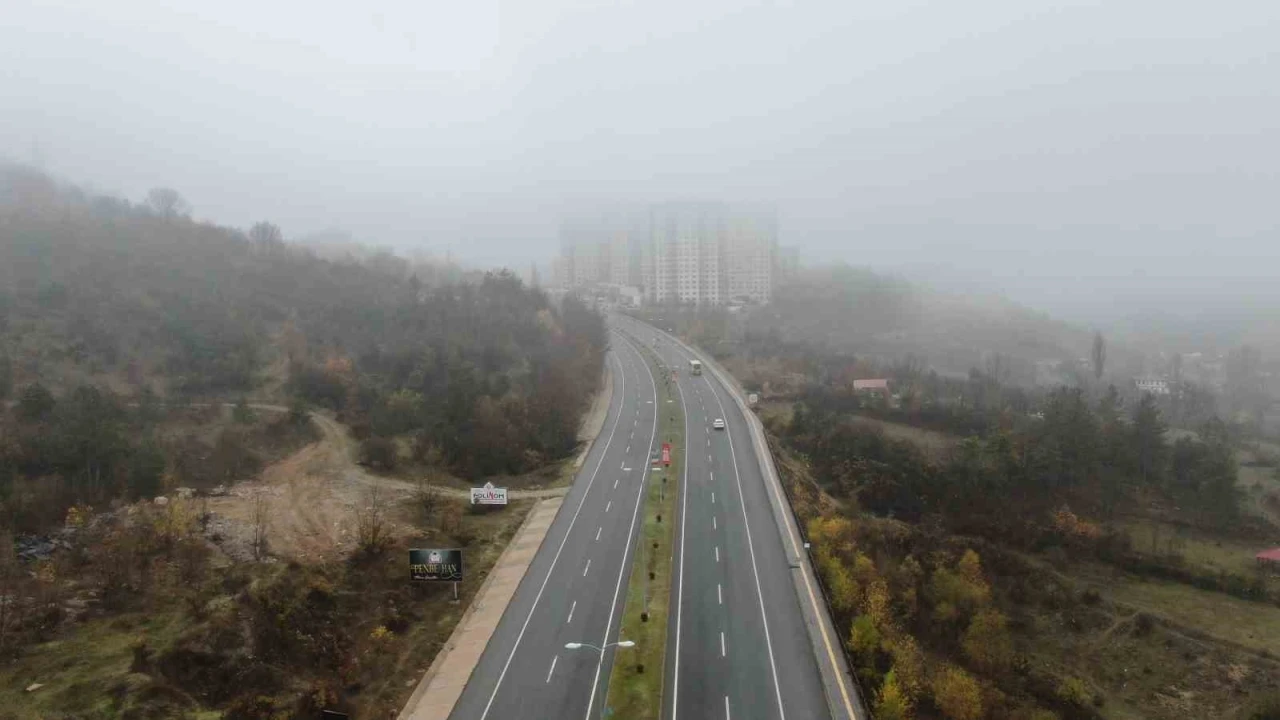 Sis etkili oldu, görüş mesafesi 50 metreye kadar düştü
