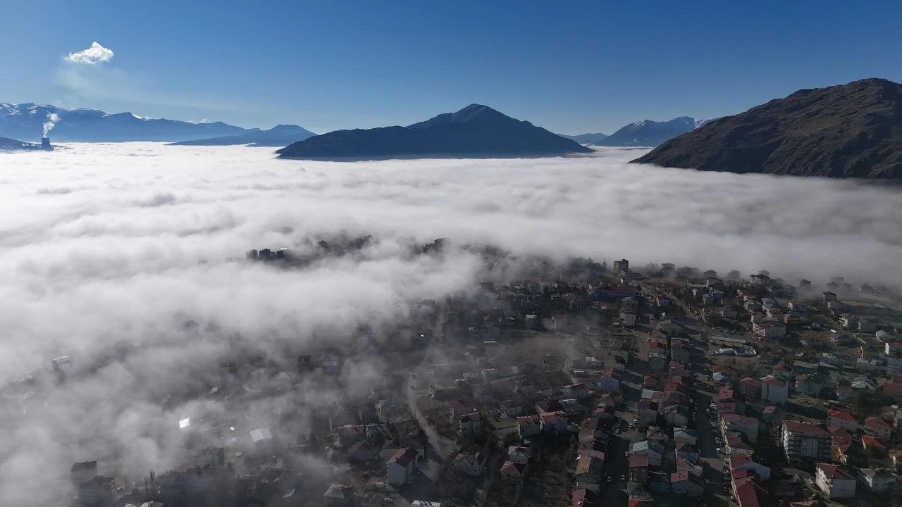 Sis kartpostallık görüntüler oluşturdu
