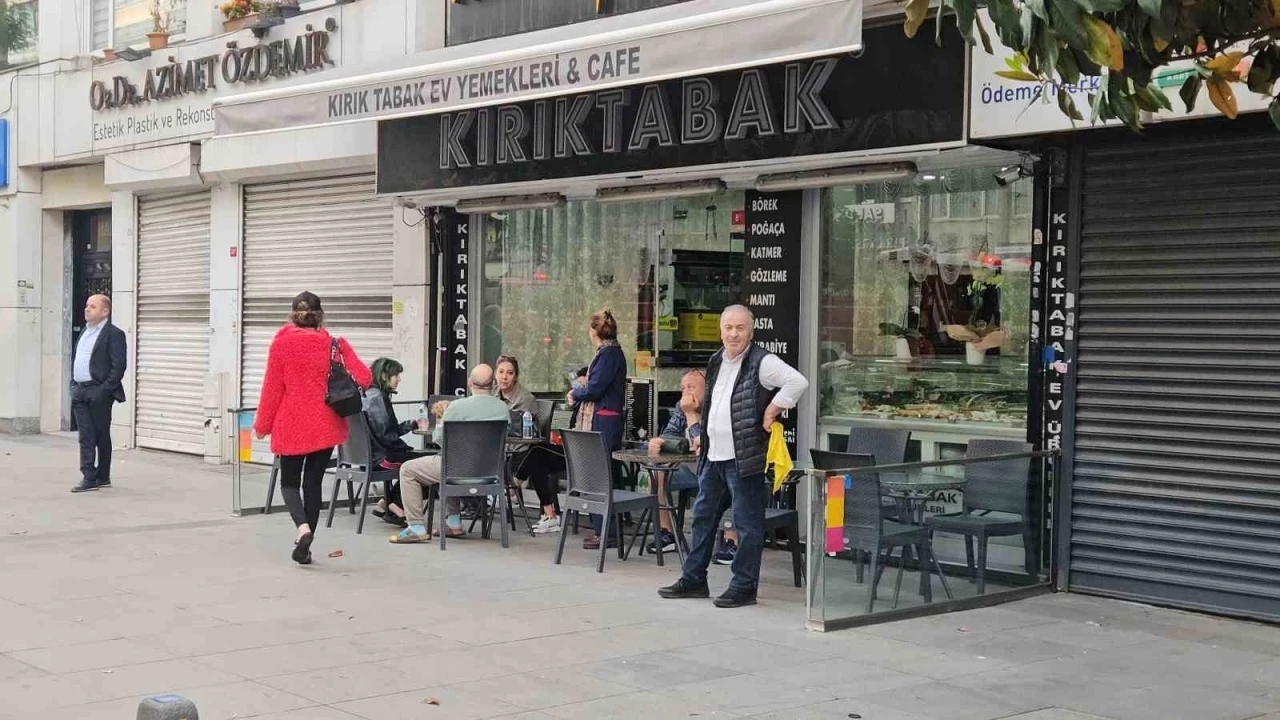 Şişli’de restoranda başlayan yangın yanındaki iki binaya sıçradı
