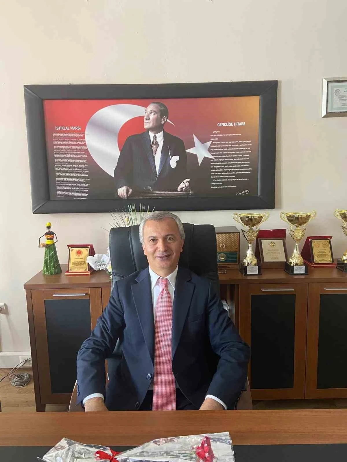 Sıtkı Toksoy 15 Temmuz’da baba ocağı Oltu’da

